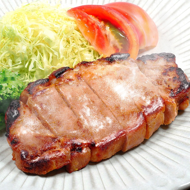肉質のやわらかいゆめの大地豚をみそだれに漬け込みました。